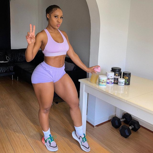 ULTIMATE GLUTES GUIDE